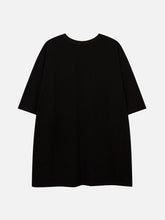 T-Shirt mit Gothic-Alphabet-Grafik